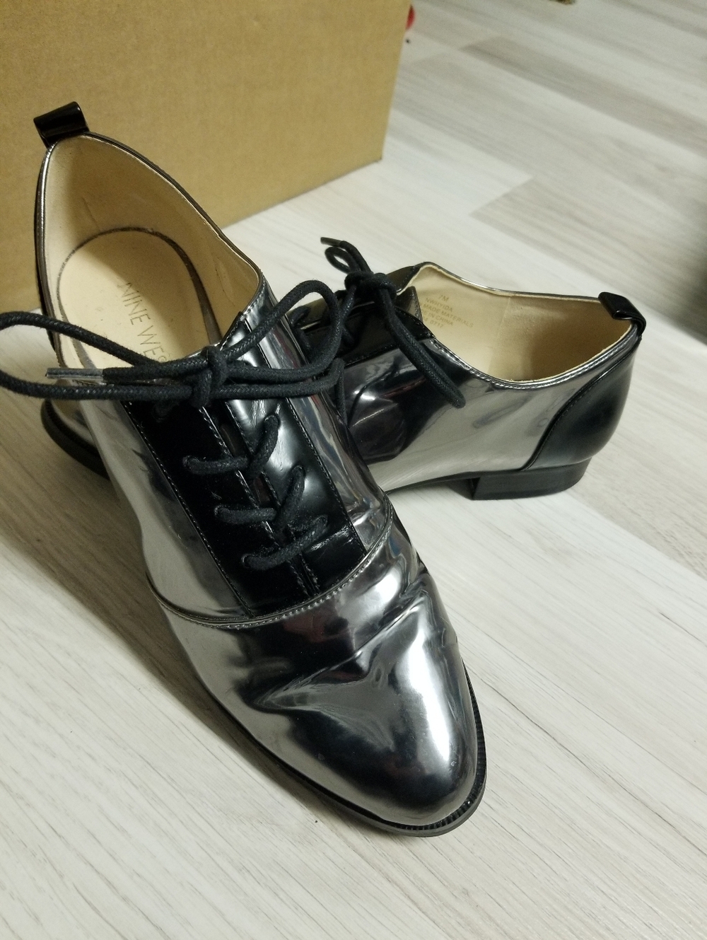 Nine West Hyida Lace Up Silver And Black Oxford